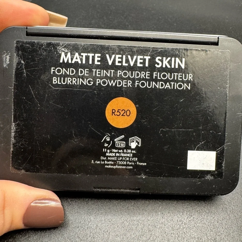 NWT Makeup Forever Matte Velvet Skin Powder Foundation R520